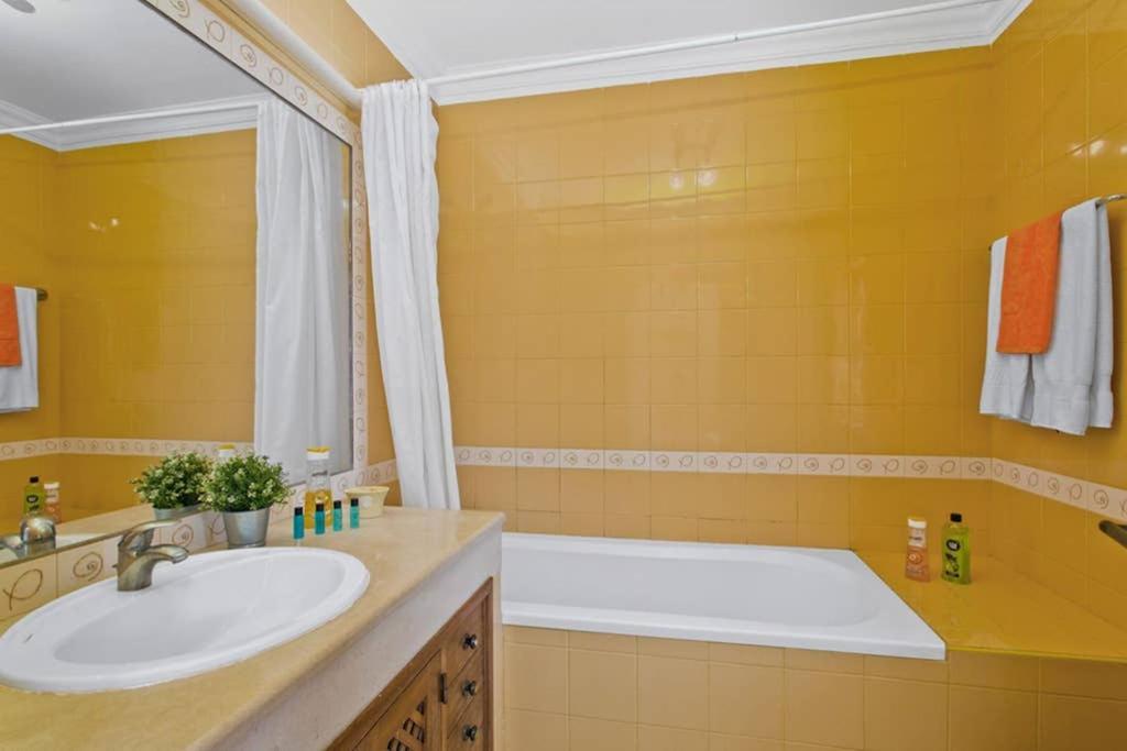Villa White Sands - Private Oasis, Heated Pool, Beaches & Strip Nearby Albufeira Exterior foto